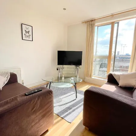 Guestready - Bright 2 Bedroom Leeds City Centre Apartment *
