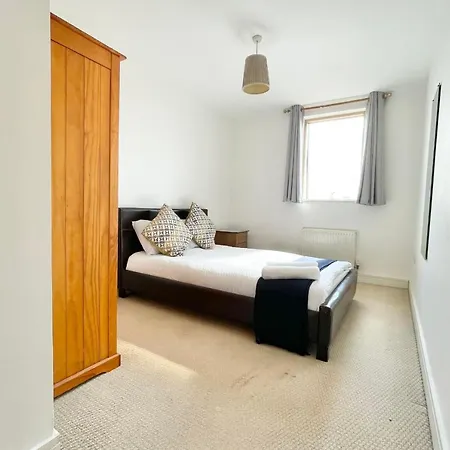 Guestready - Bright 2 Bedroom Leeds City Centre Apartment *